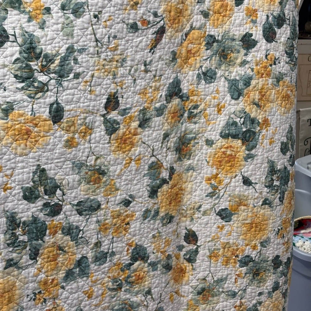 Vintage Martha Stewart Twin Quilt Yellow Roses Reversible Yellow Checker Pattern - Picture 3 of 11